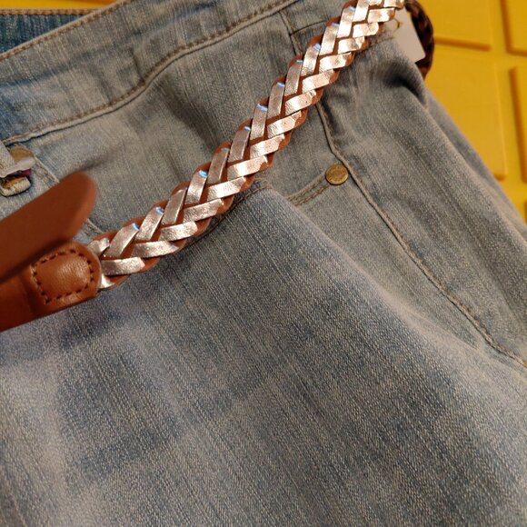 Womens Size 22 Gloria Vanderbilt jeans - Picture 3 of 10